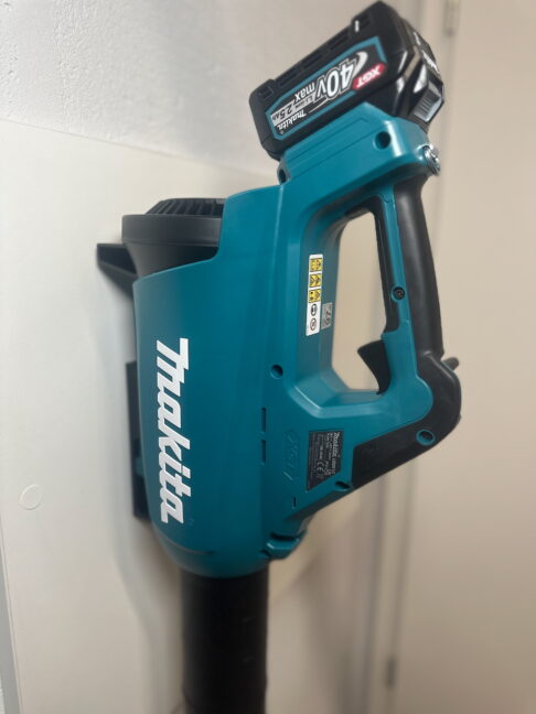 MAKITA 40V UB001GZ Leaf Blower Wall Mount