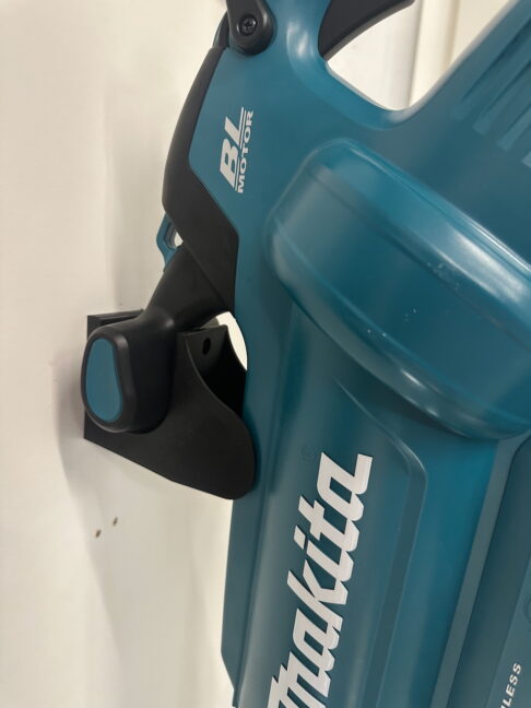 Makita DUB187 Wall mount